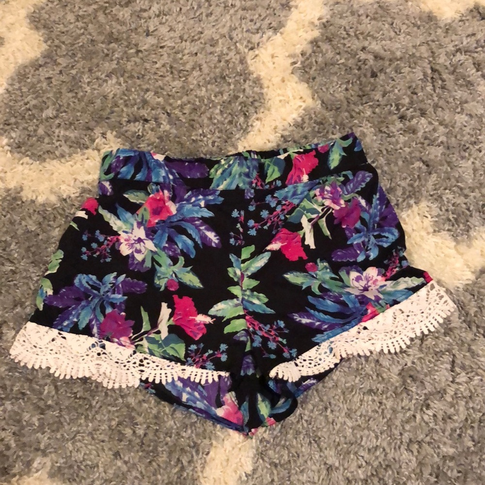 Adorable floral shorts